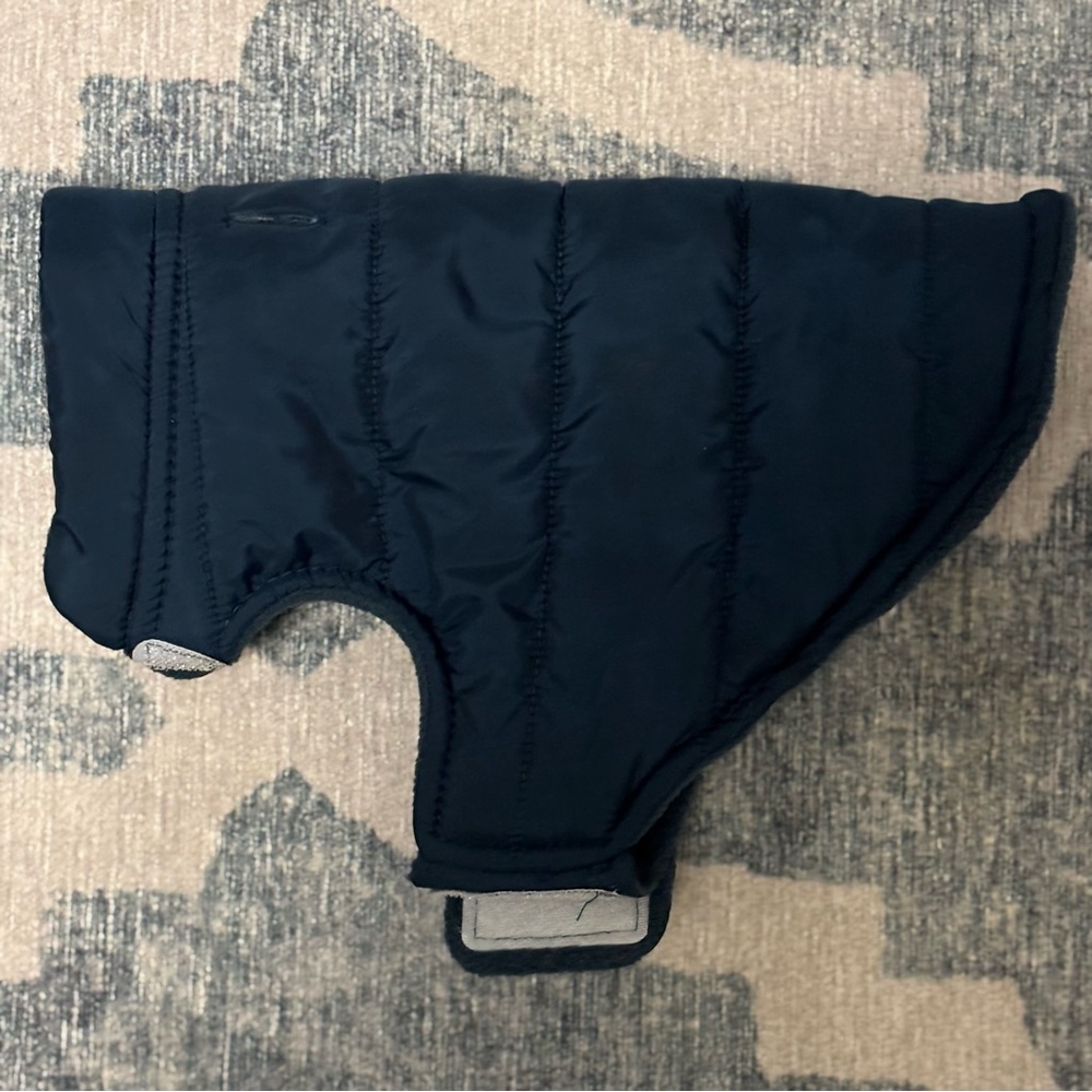 Cozy dog coat for a little dog.🐕